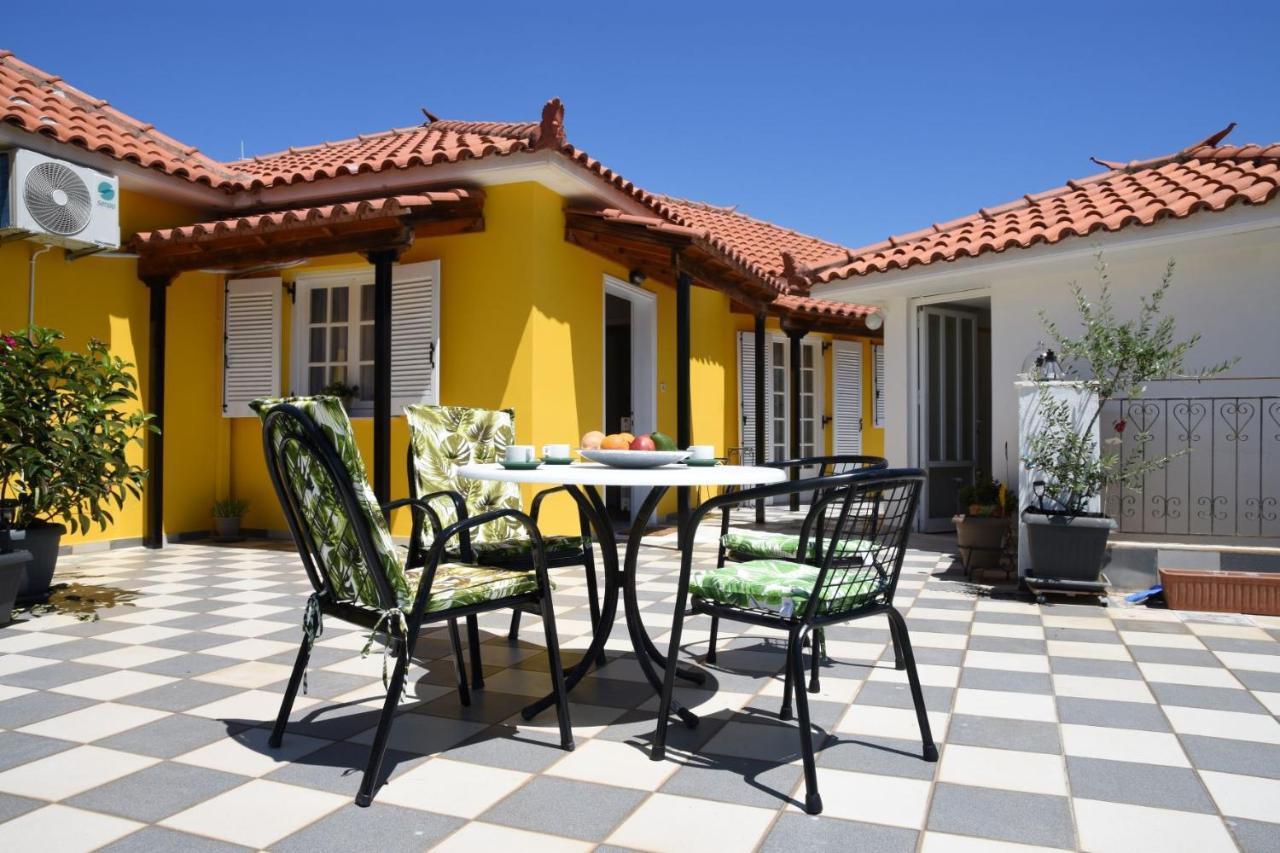 The Yellow Art Home กาลามาตา ภายนอก รูปภาพ